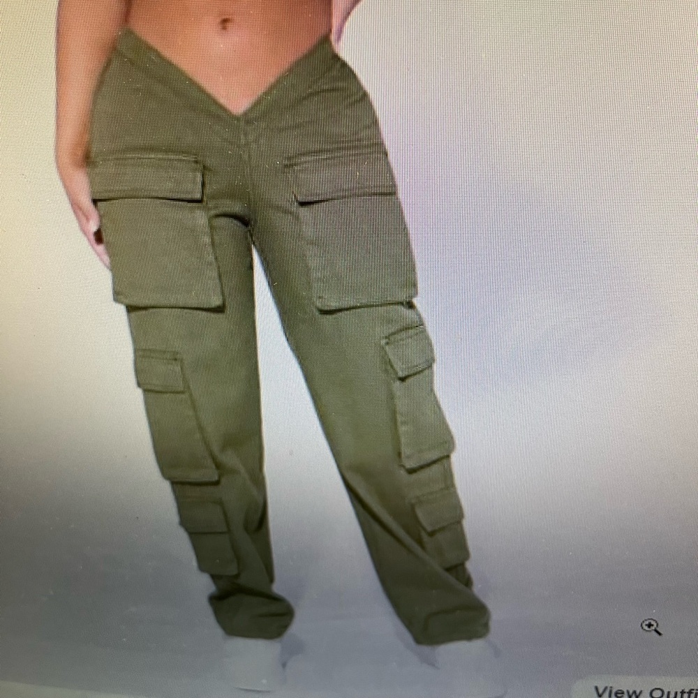 Petite v cut cargo pants